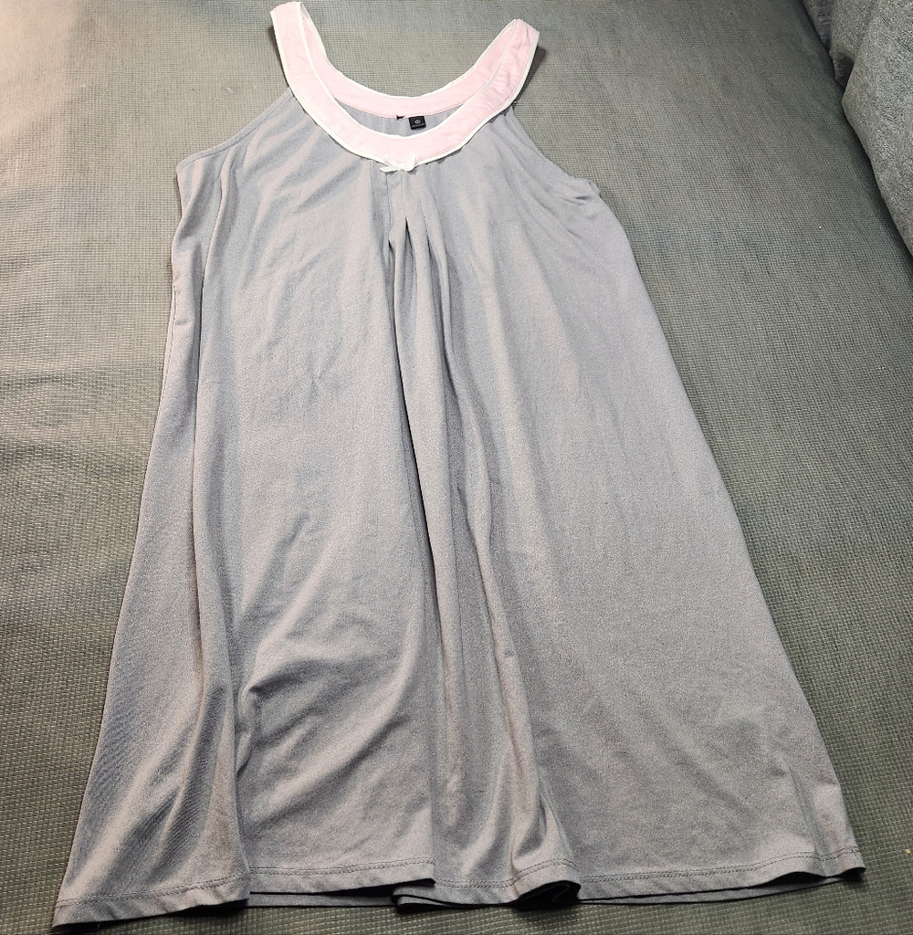 Kansie Elegant Gray Chemise with Pink Trim Size M